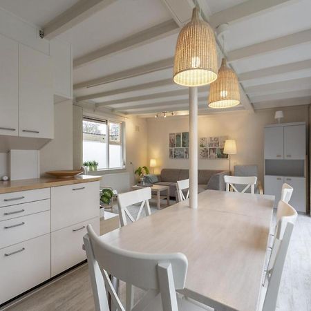 Stylish Bungalow With A Large Garden Sint Maartensvlotbrug 外观 照片