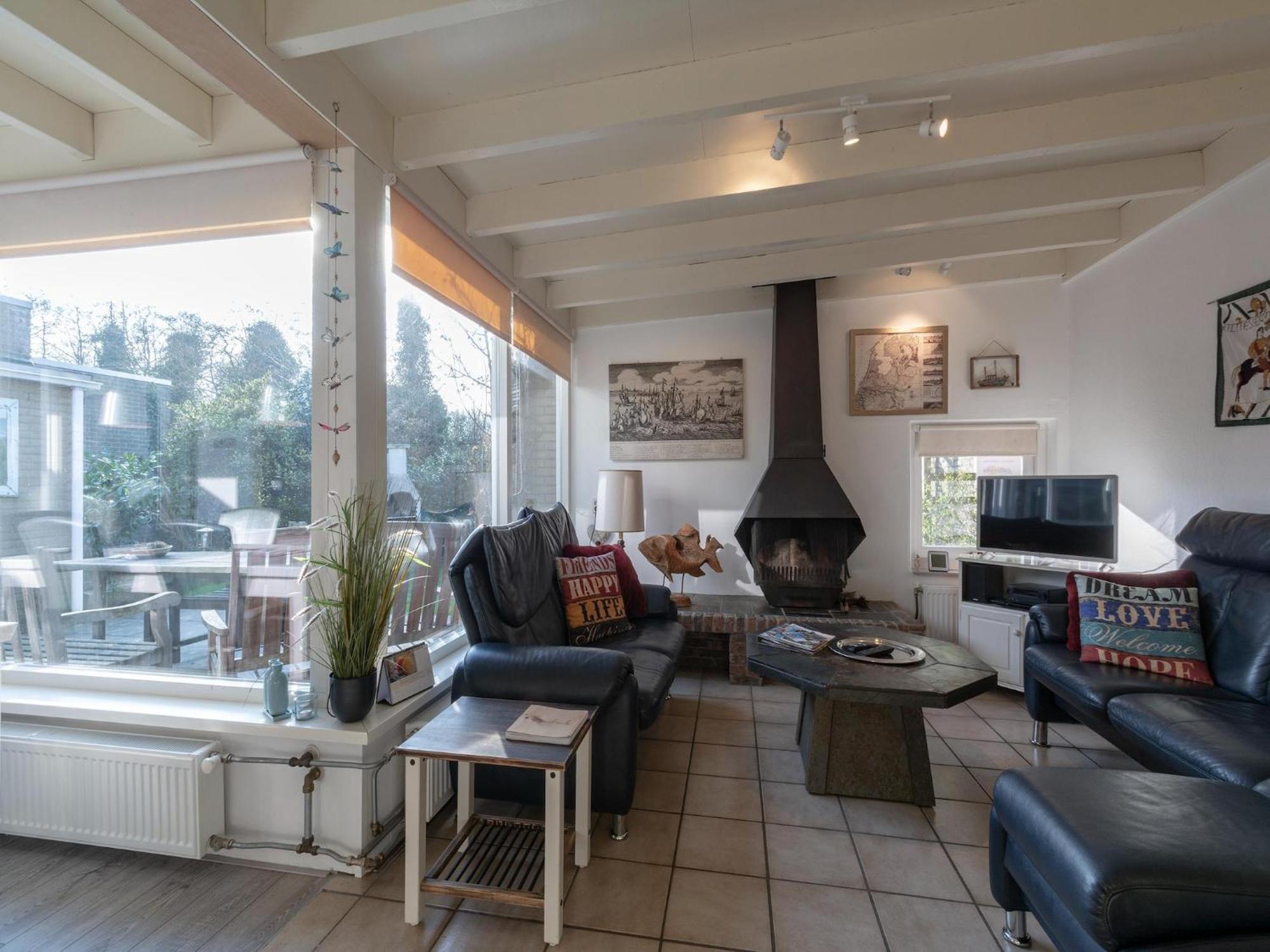Stylish Bungalow With A Large Garden Sint Maartensvlotbrug 外观 照片
