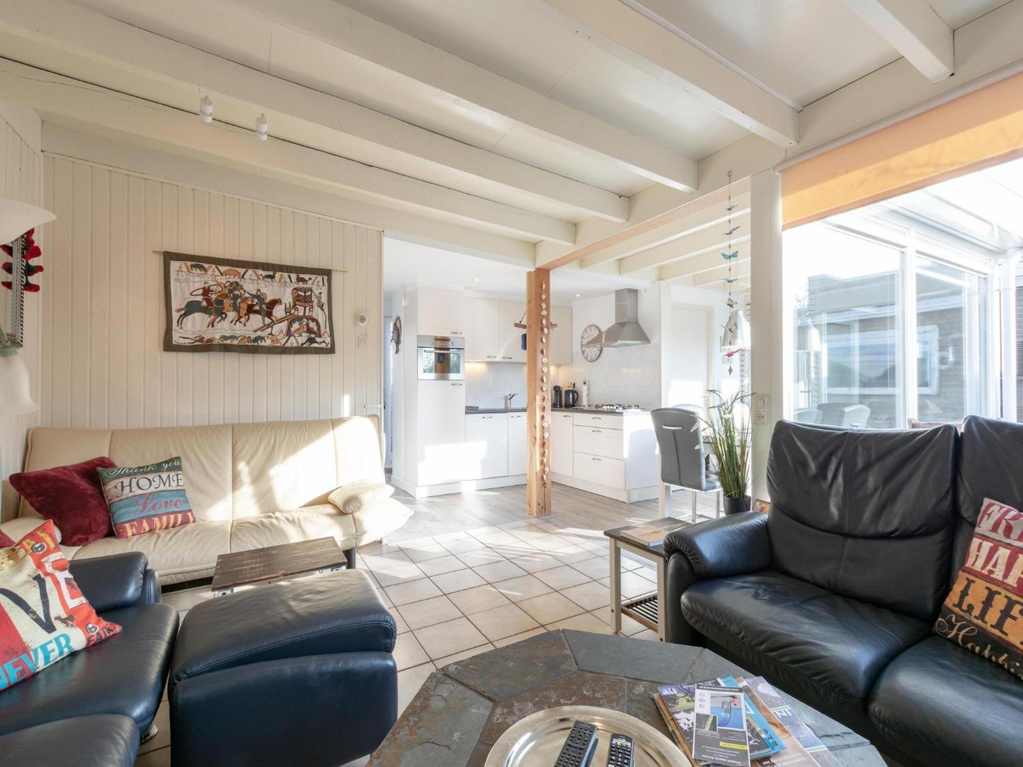 Stylish Bungalow With A Large Garden Sint Maartensvlotbrug 外观 照片