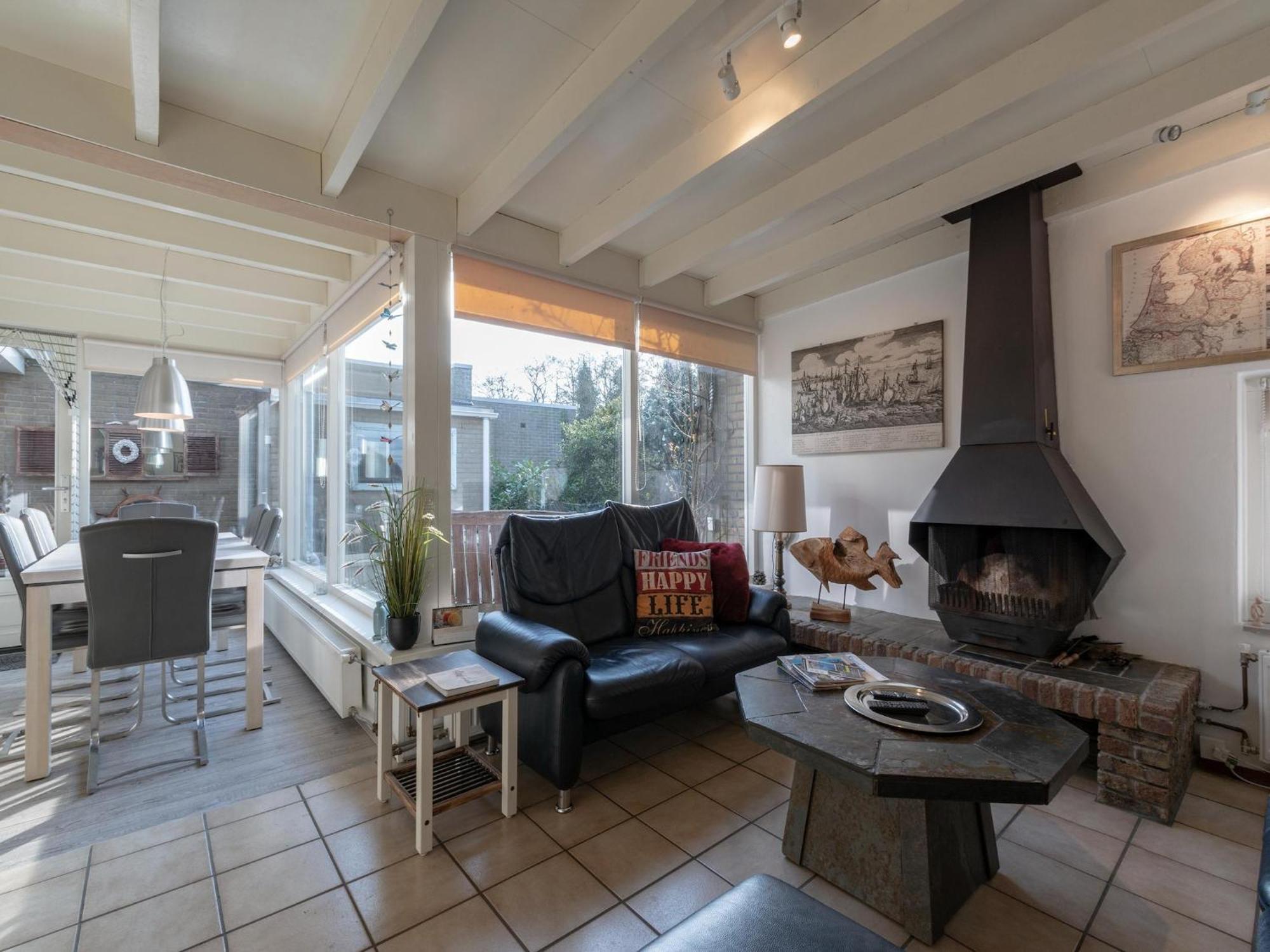 Stylish Bungalow With A Large Garden Sint Maartensvlotbrug 外观 照片