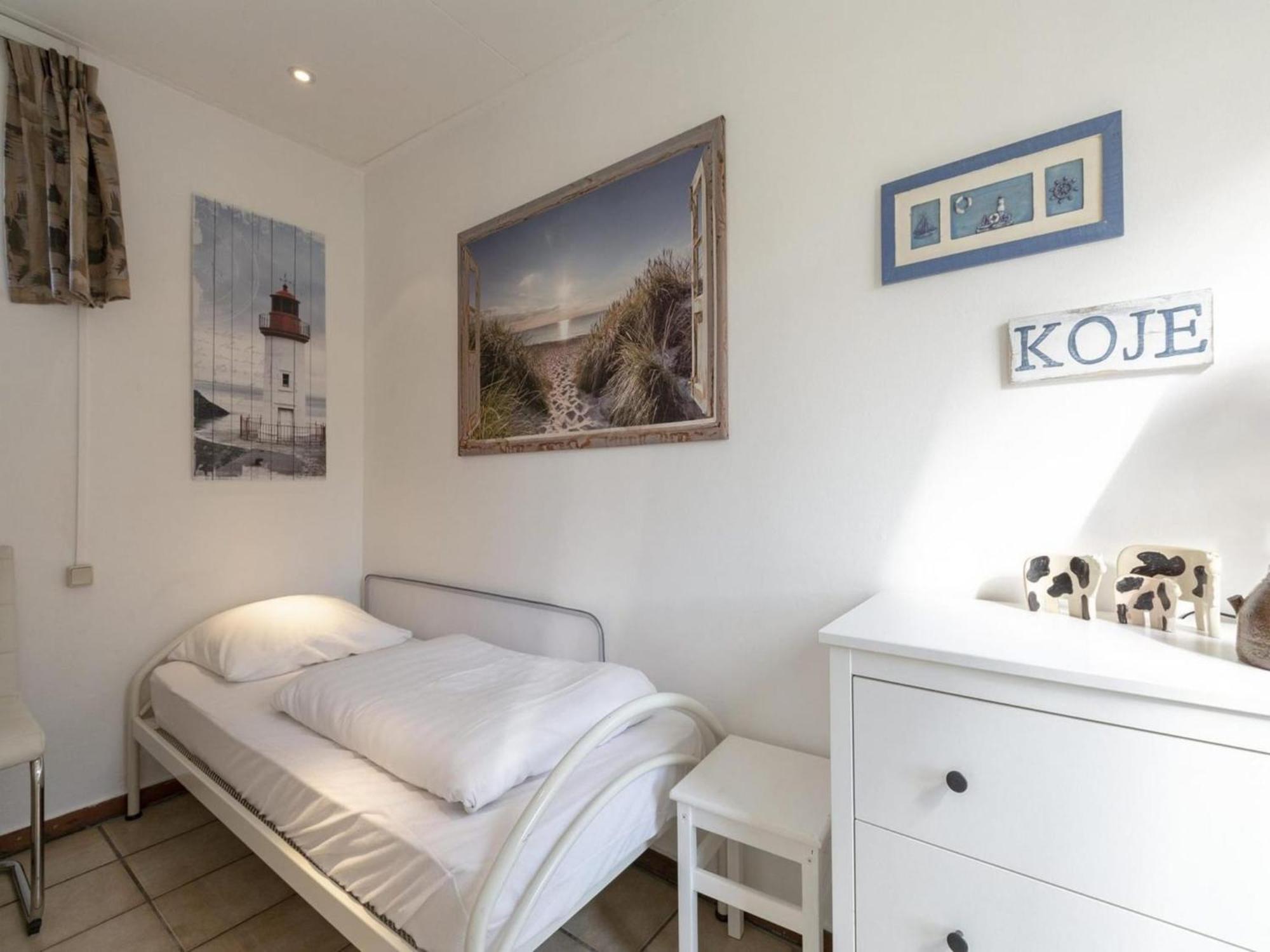 Stylish Bungalow With A Large Garden Sint Maartensvlotbrug 外观 照片