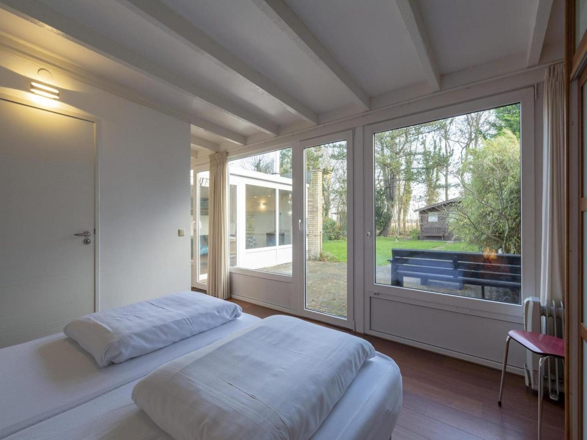 Stylish Bungalow With A Large Garden Sint Maartensvlotbrug 外观 照片