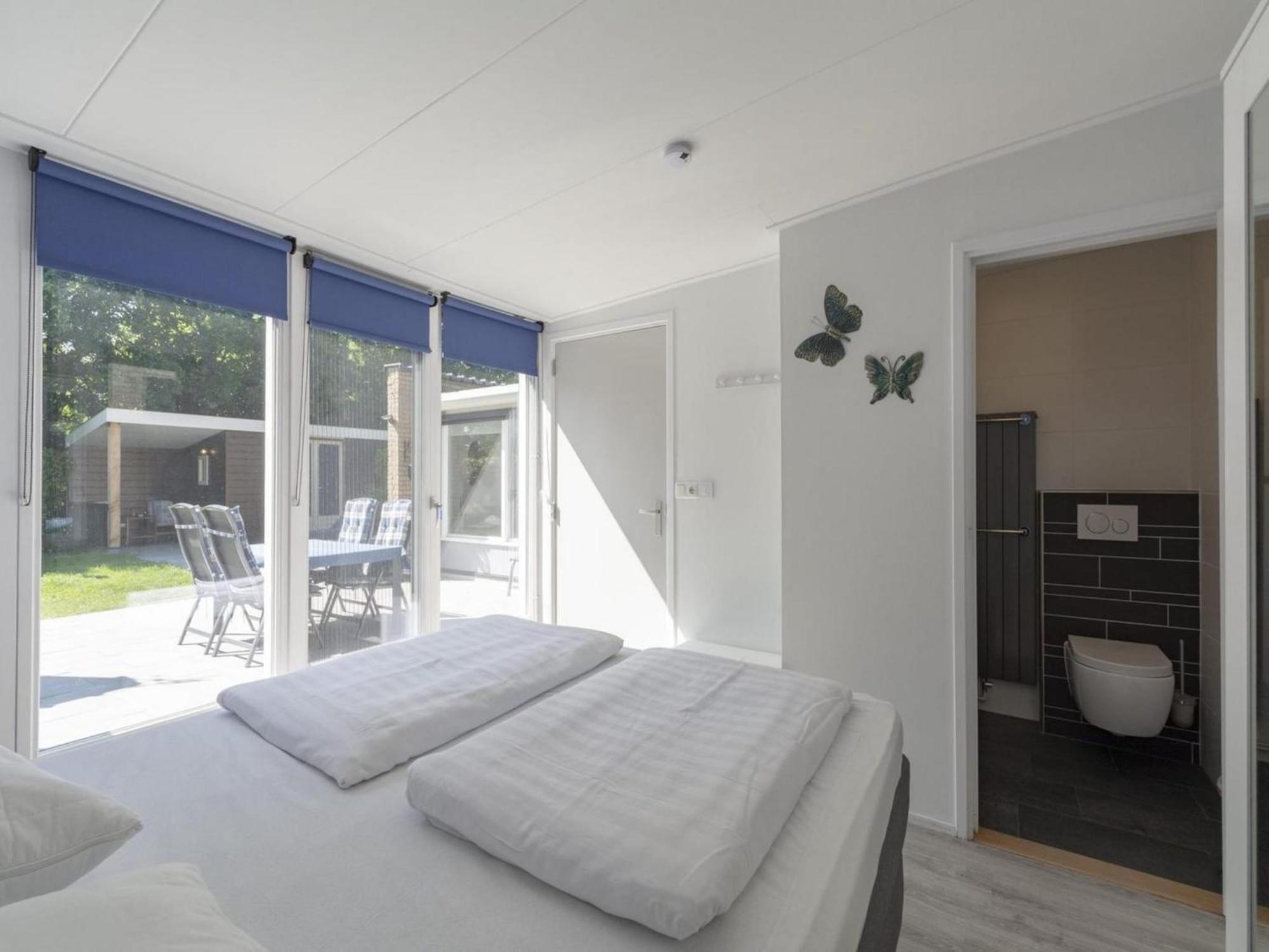 Stylish Bungalow With A Large Garden Sint Maartensvlotbrug 外观 照片
