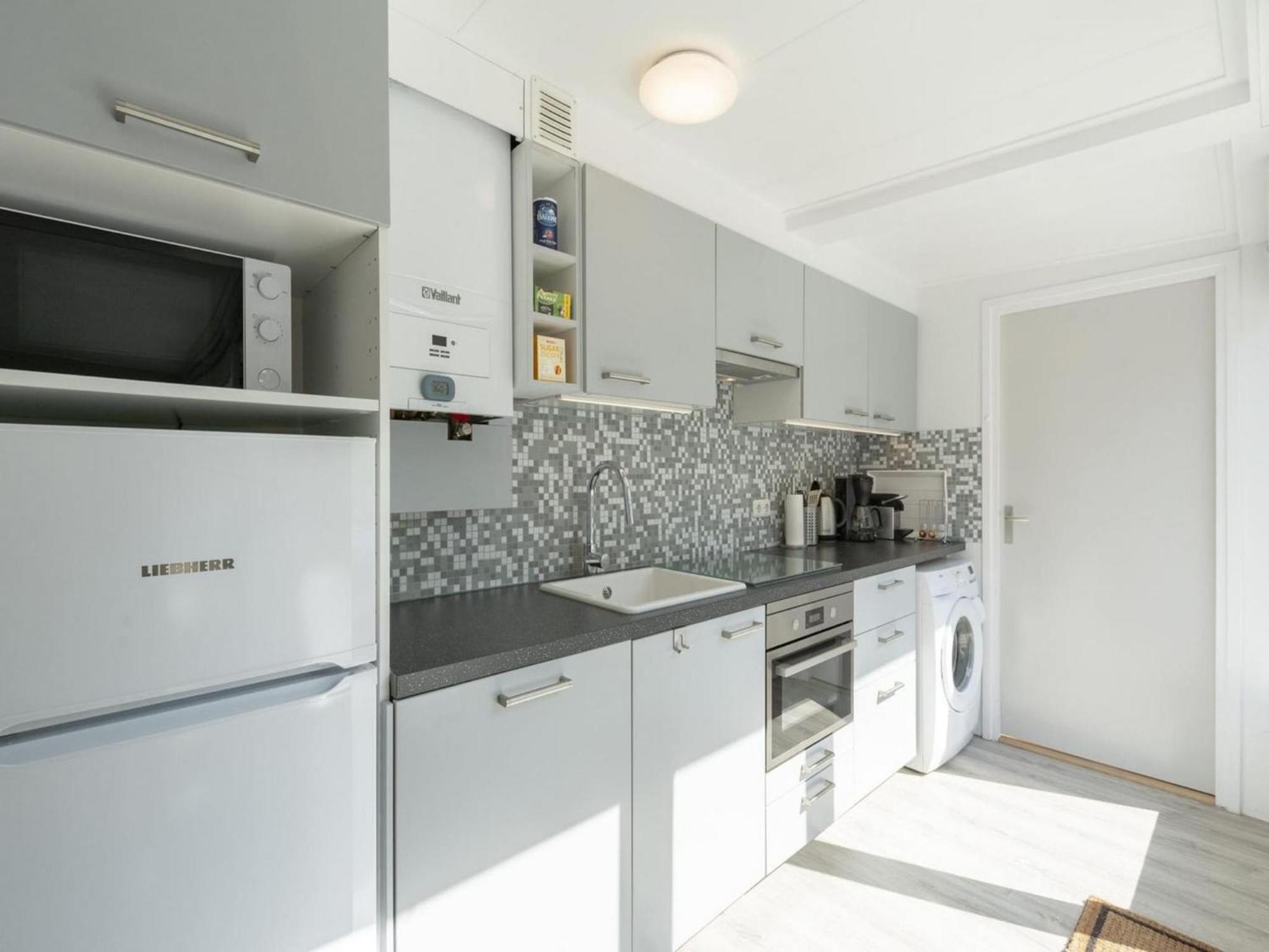 Stylish Bungalow With A Large Garden Sint Maartensvlotbrug 外观 照片