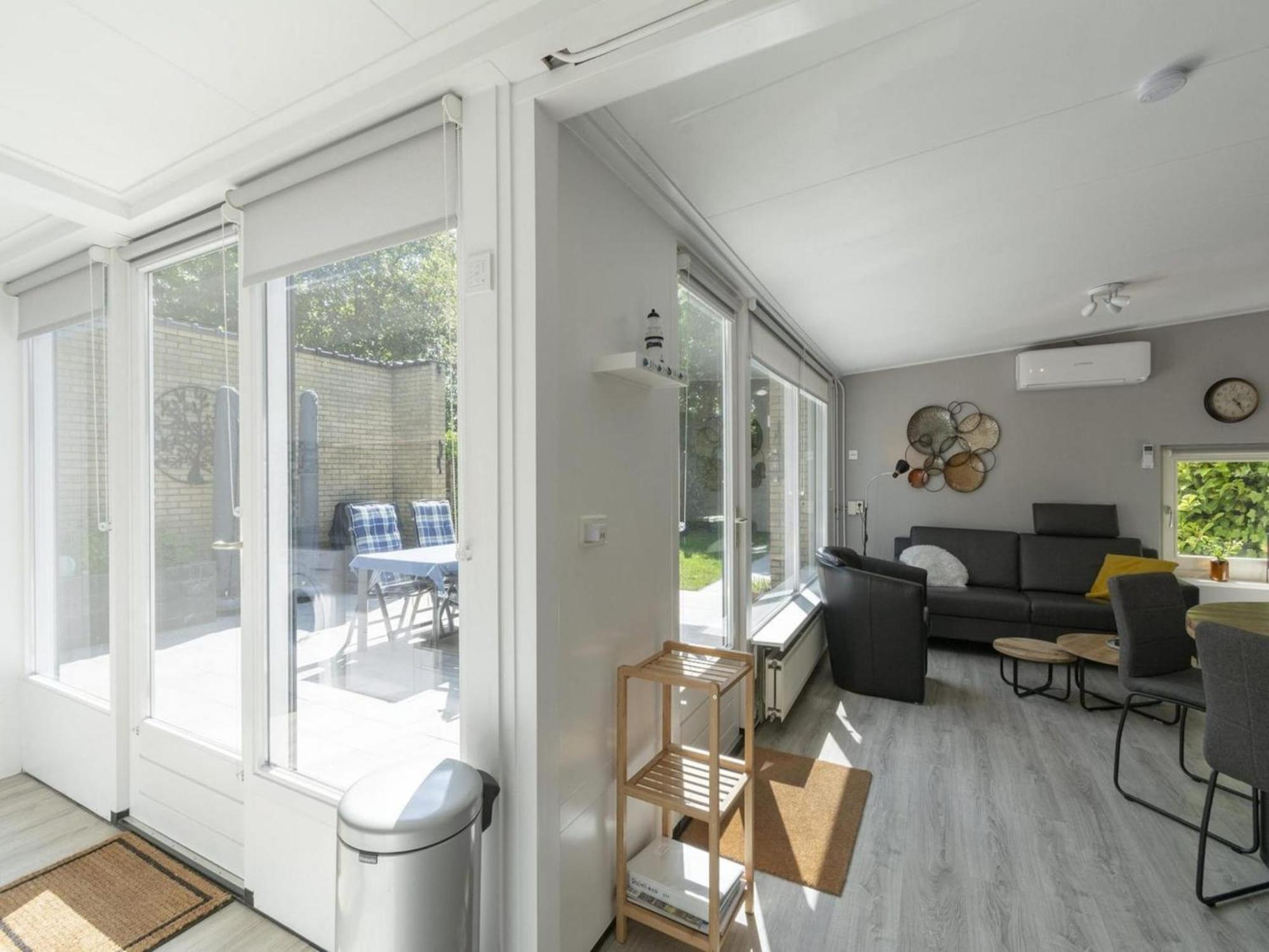 Stylish Bungalow With A Large Garden Sint Maartensvlotbrug 外观 照片