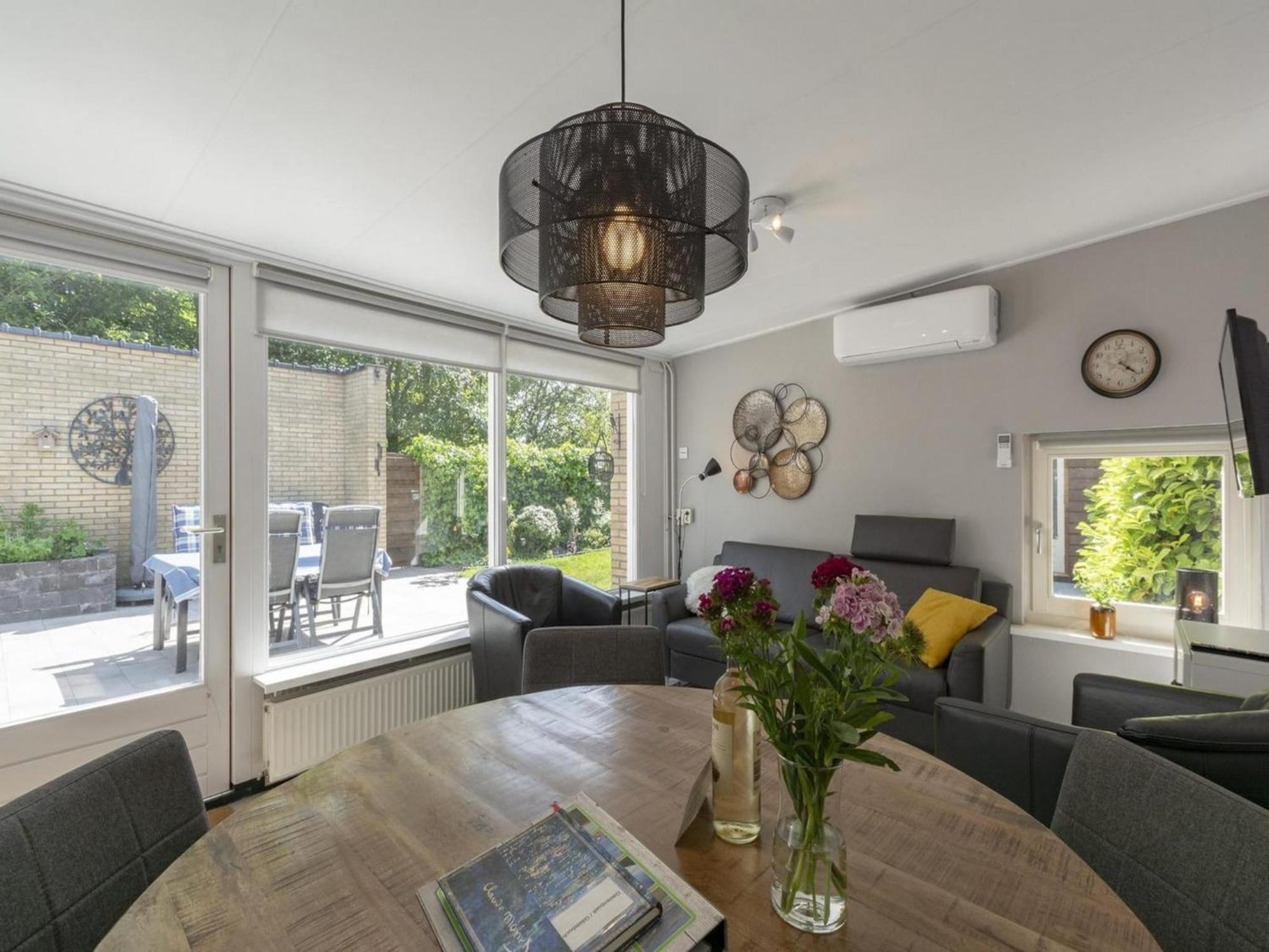 Stylish Bungalow With A Large Garden Sint Maartensvlotbrug 外观 照片