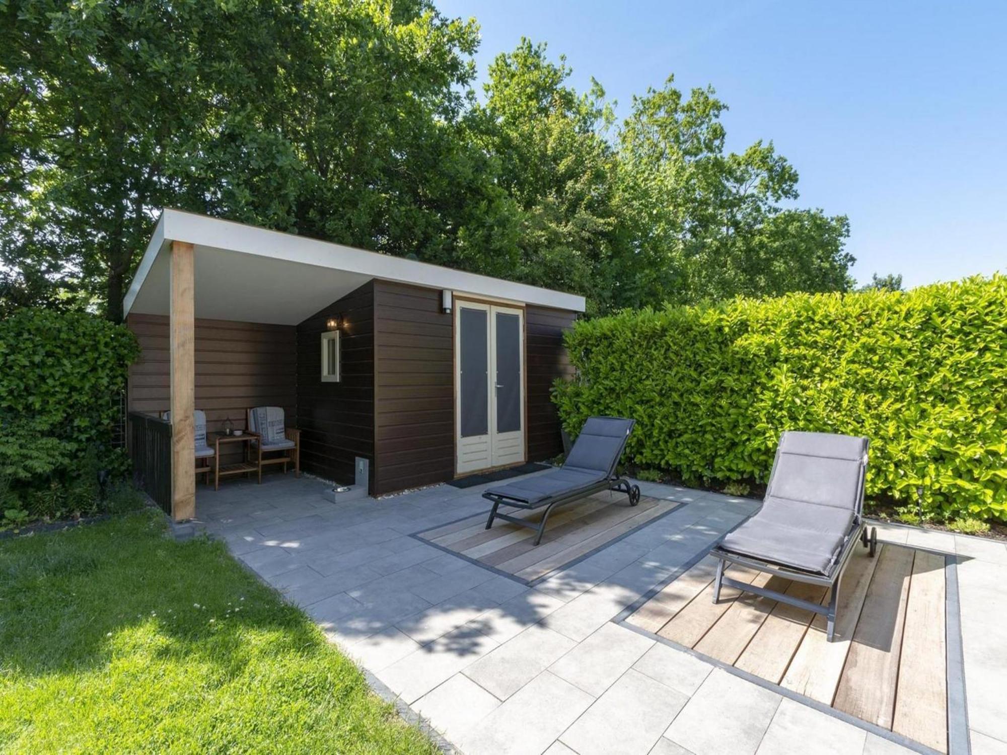 Stylish Bungalow With A Large Garden Sint Maartensvlotbrug 外观 照片