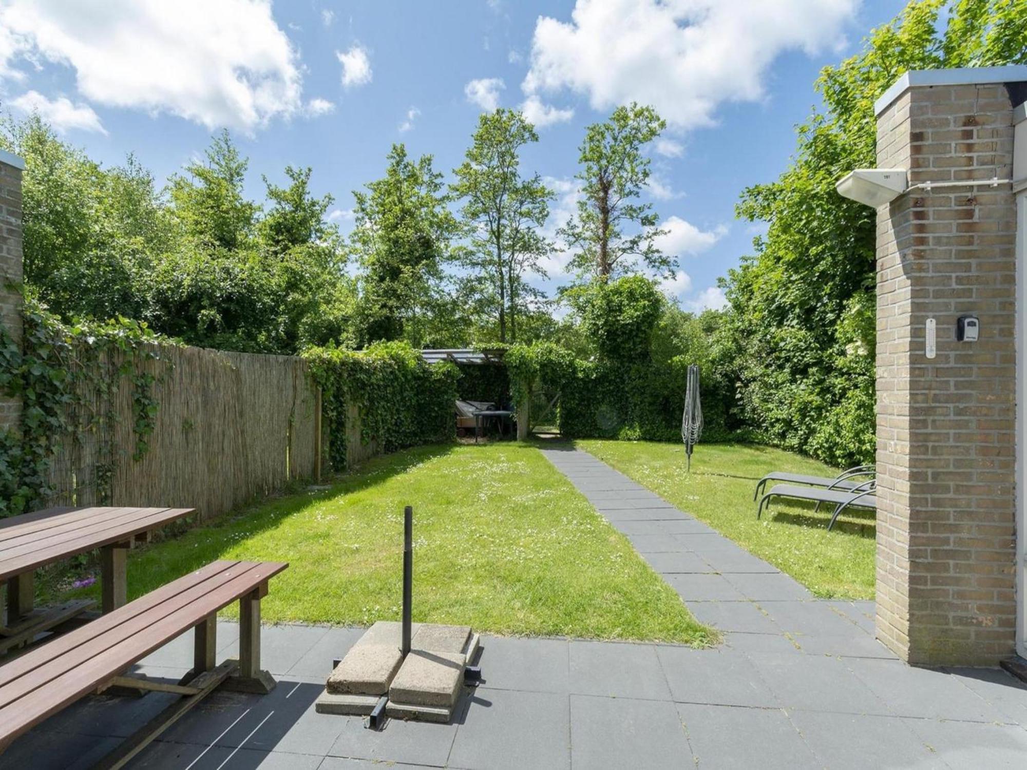 Stylish Bungalow With A Large Garden Sint Maartensvlotbrug 外观 照片