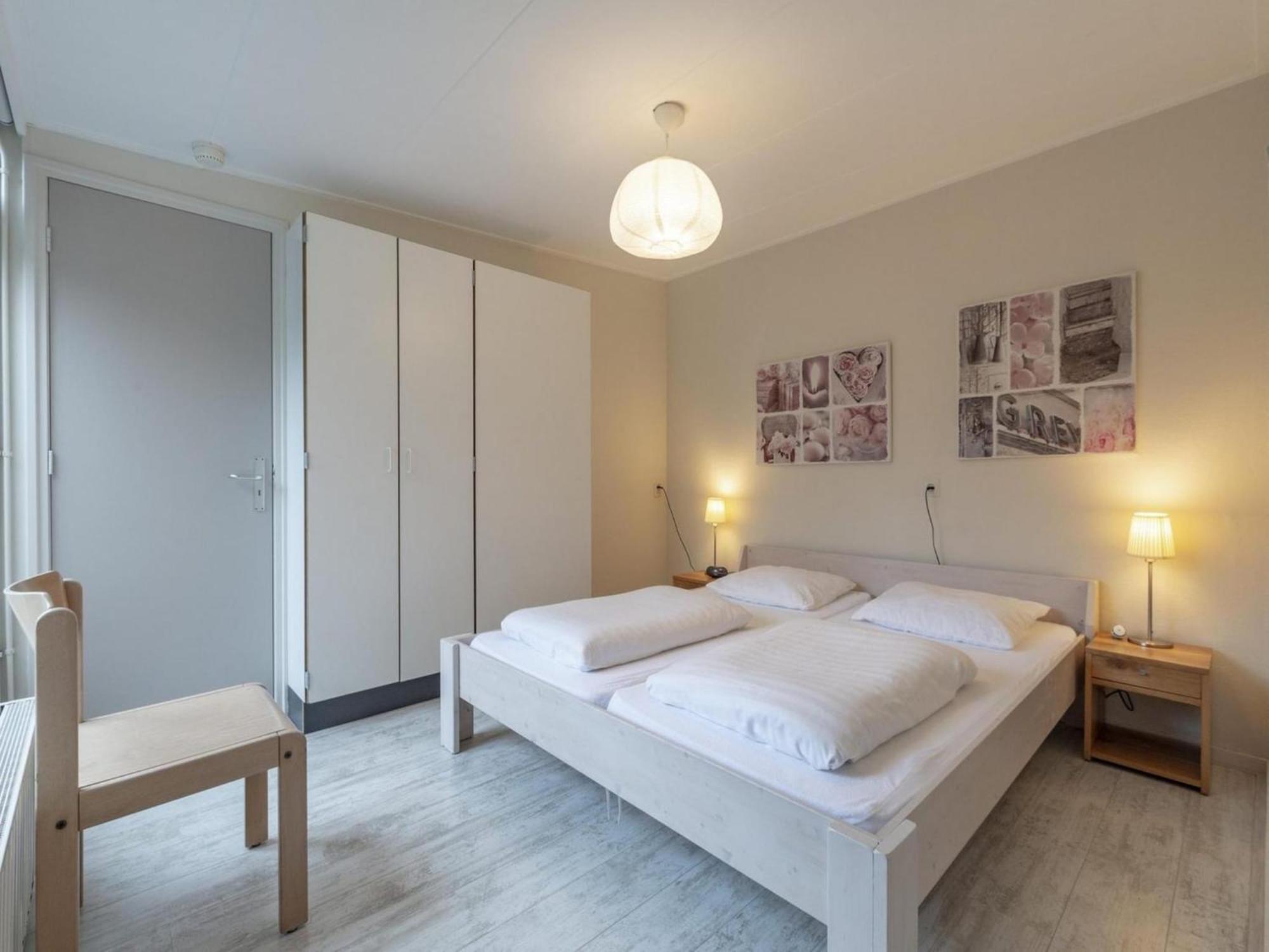 Stylish Bungalow With A Large Garden Sint Maartensvlotbrug 外观 照片